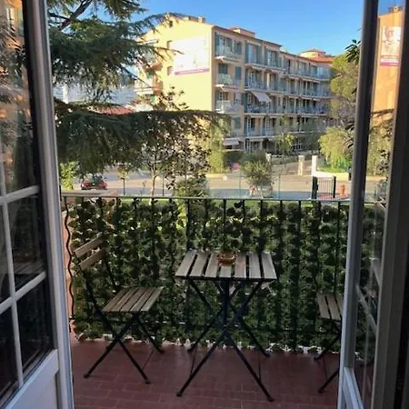 Cozy Studio, Close To Cannes, Parking